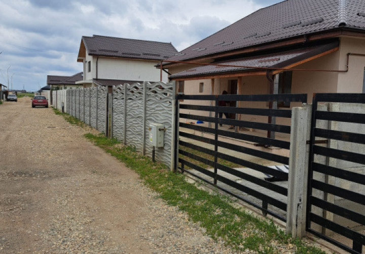 Casă pe parter cu 3 dormitoare și curte 320 mp – Dragomirești Deal