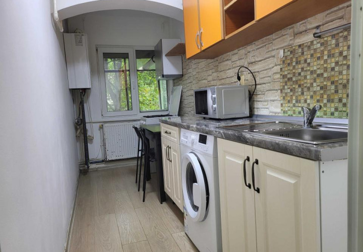 INCHIRIERE/ GARSONIERA/ GORJULUI/ CENTRALA TERMICA/  350 EURO